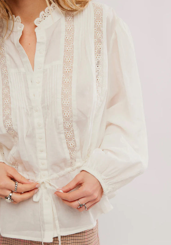 best of me blouse in optic white